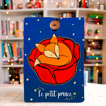 Cargar imagen en el visor de la galería, FUNDA EL ZORRO Y LA ROSA - TAMAÑO E-READER