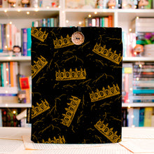 Cargar imagen en el visor de la galería, FUNDA CORONA - MEDIANA