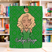 Cargar imagen en el visor de la galería, FUNDA EVELYN HUGO - GRANDE