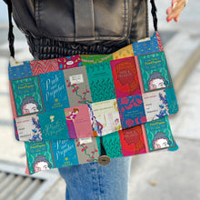 Cargar imagen en el visor de la galería, ORGULLO Y PREJUICIO - READER BAG
