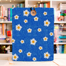 Cargar imagen en el visor de la galería, FUNDA MARGARITA - GRANDE
