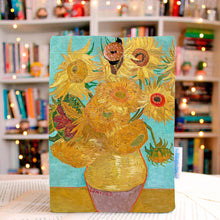 Cargar imagen en el visor de la galería, FUNDA GIRASOLES - TAMAÑO E-READER
