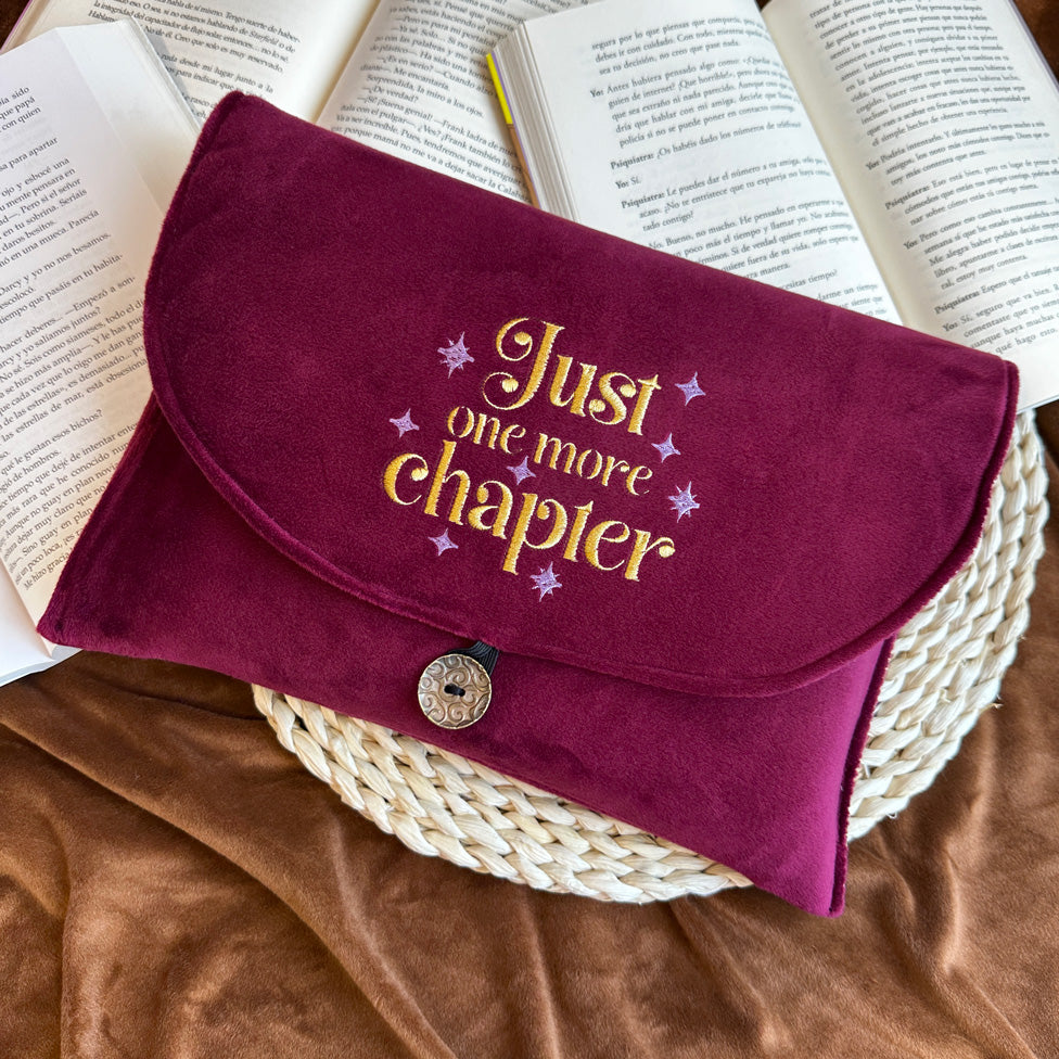 JUST ONE MORE CHAPTER - FUNDA BORDADA TIPO SOBRE