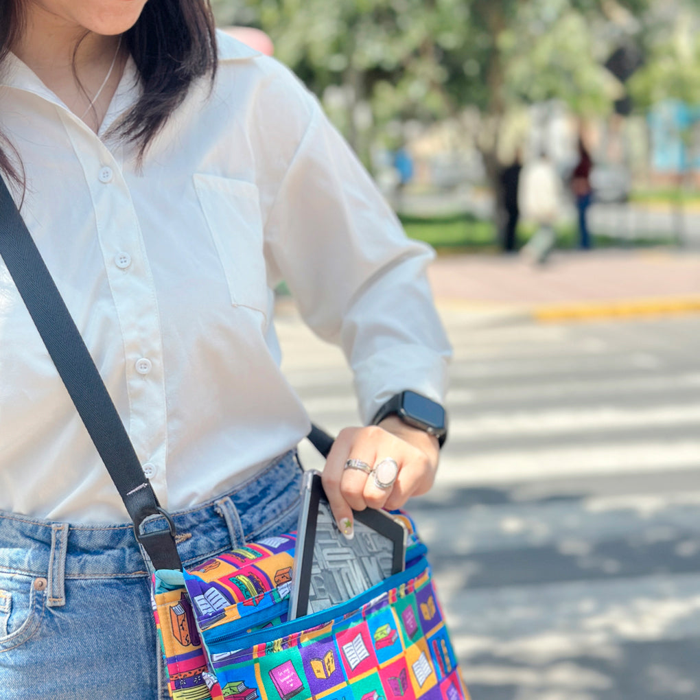BOOK LOVER - READER BAG
