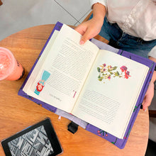 Cargar imagen en el visor de la galería, ORGULLO Y PREJUICIO - READER BAG
